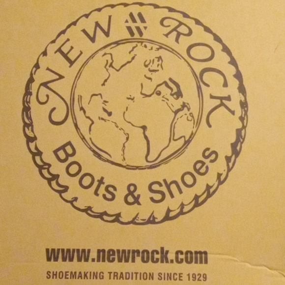 SOLD OUT EVERYWHERE! Black 🖤 and Green Combat Boots SIZE:9 COLOR: Black/ Green - Picture 7 of 8